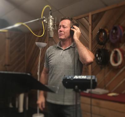 Traditional Pop Crooner Frank Lamphere in the studio in 2022