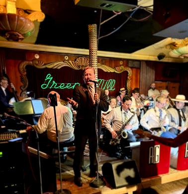 Chicago crooner Frank Lamphere performs at the iconic Green Mill Cocktail Lounge monthly in 2026 with the Alan Gresik Swing Orchestra 
